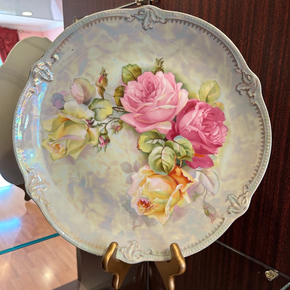 Iridescent Pink Red Yellow Roses Cabinet Plate Made In Germany Artist Signed